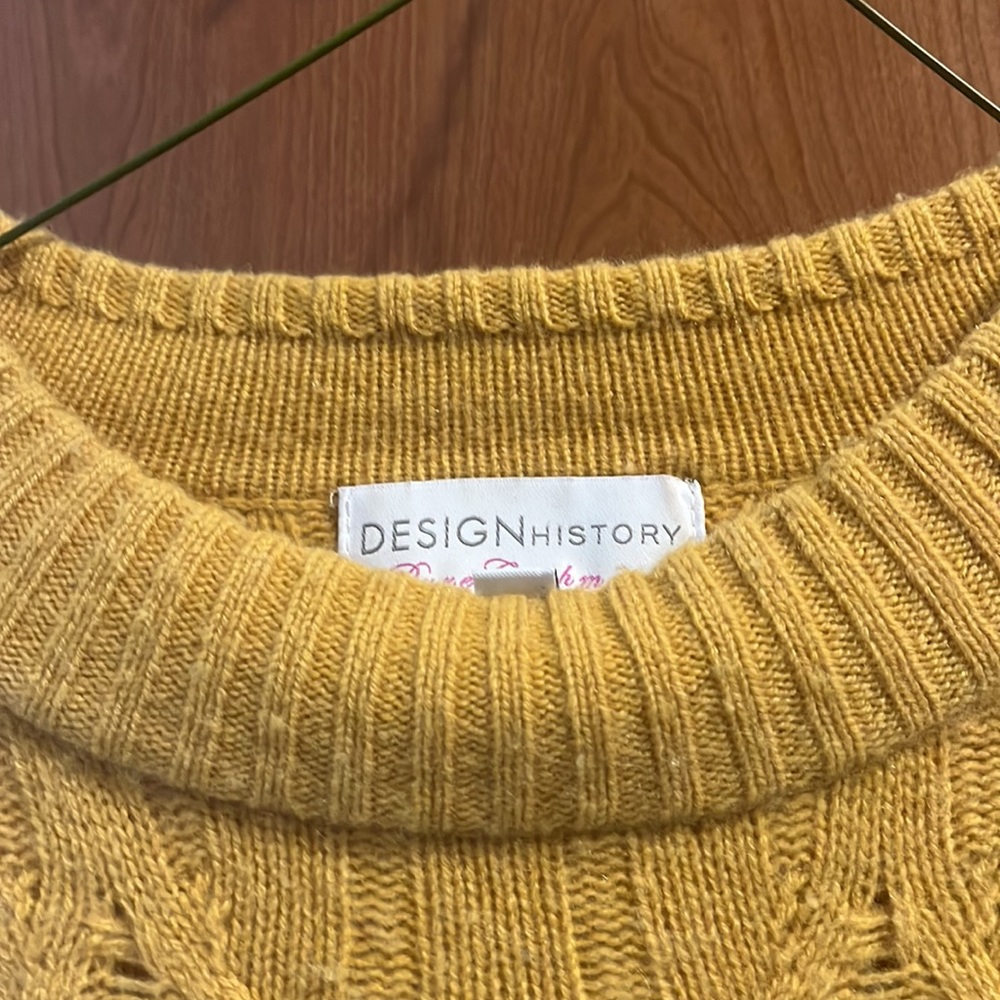 Sweater - Picture 6 of 6